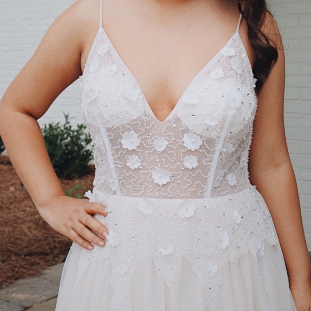 Gianni Bini Ivory Lace Prom Dress Size 3 - Picture 6 of 8